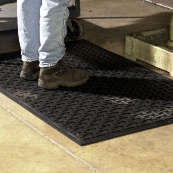Stand_Ease_Rubber_Kitchen_Mat_Install_2